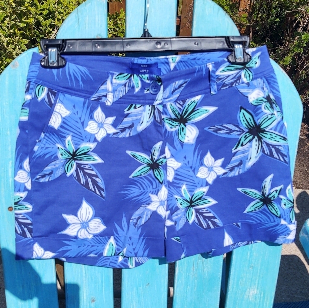Apt. 9 Size 6 Floral Tropical Shorts!
